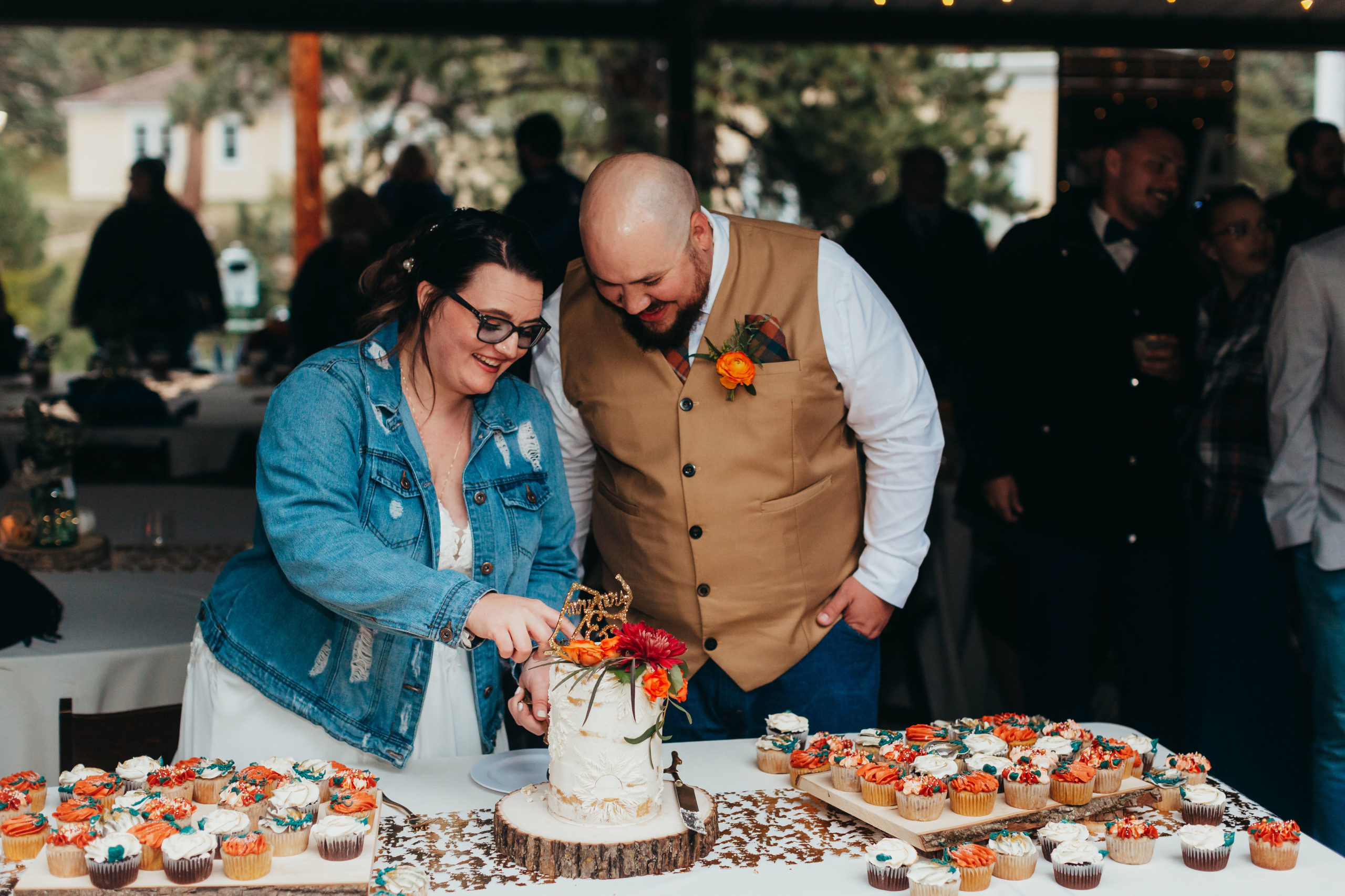 "Our wedding cake and cupcakes matched our color palette perfectly – every detail was spot on. I entrusted Elyssa with creative freedom, and it turned out so lovely! –Alexandra & Patrick