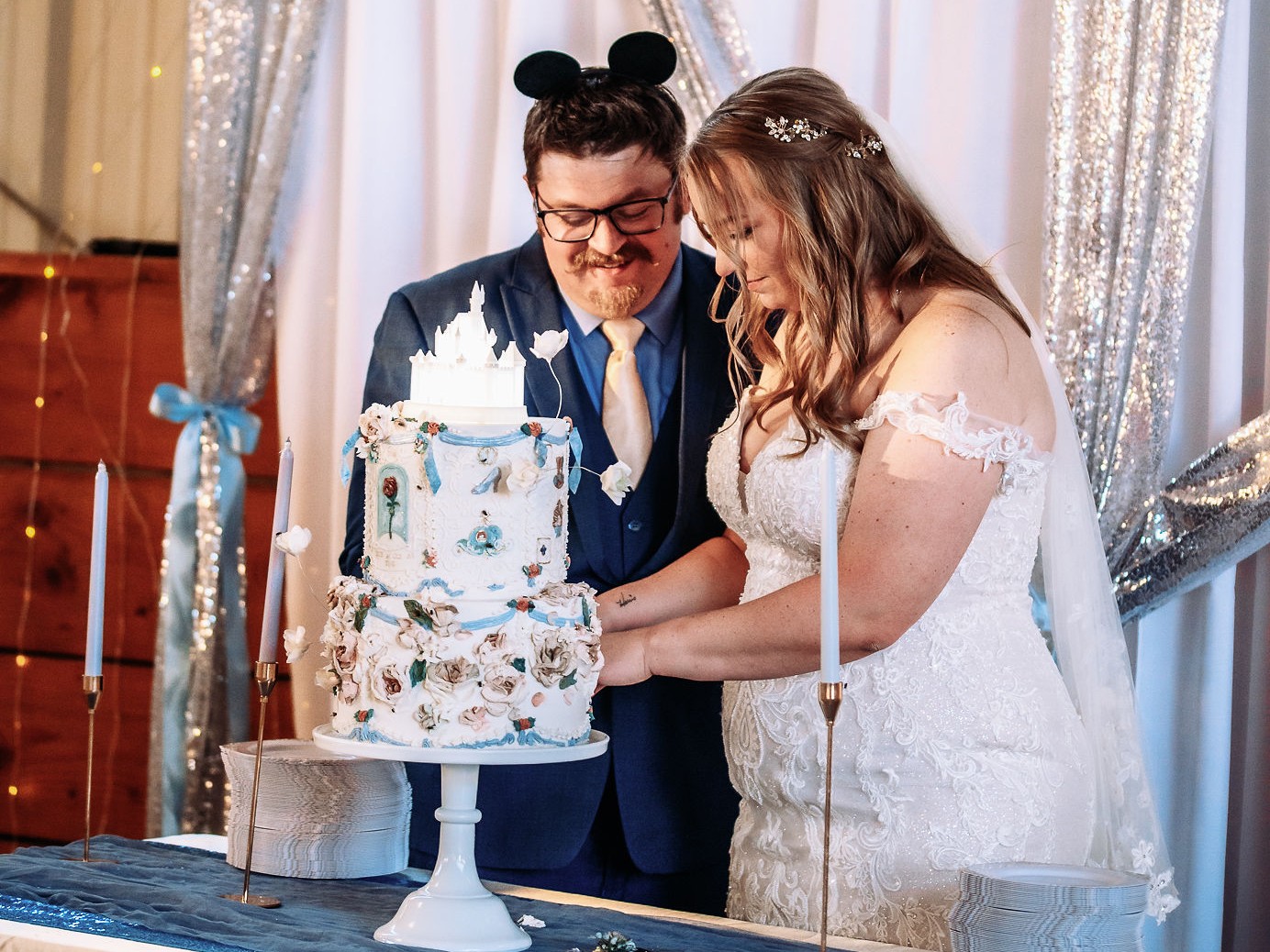 "The cake was absolutely stunning – even more beautiful than we imagined, and it tasted incredible. Our guests kept coming up to us all night asking who made it because it was that good." –Melinda & Niklas